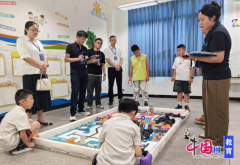 来自全县多所中小学校的114论理学生同台竞